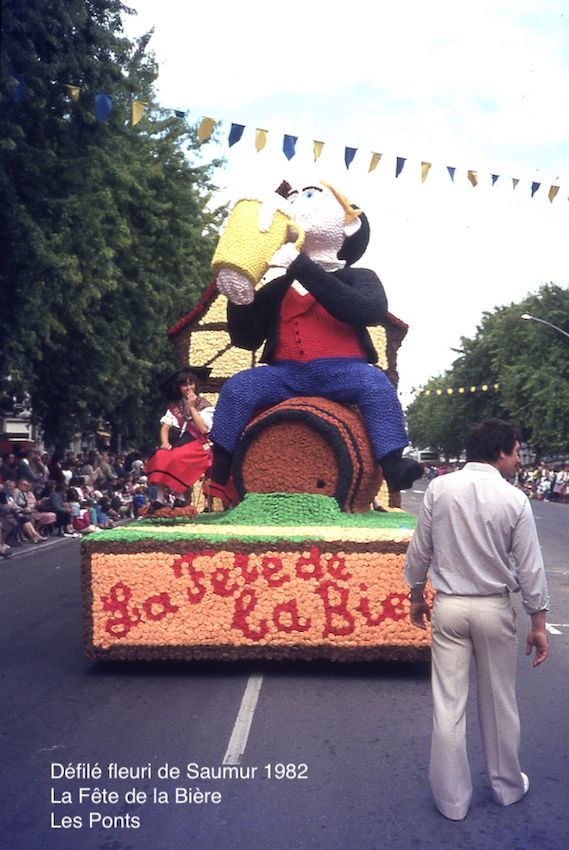 Défilé fleuri de Saumur 1982