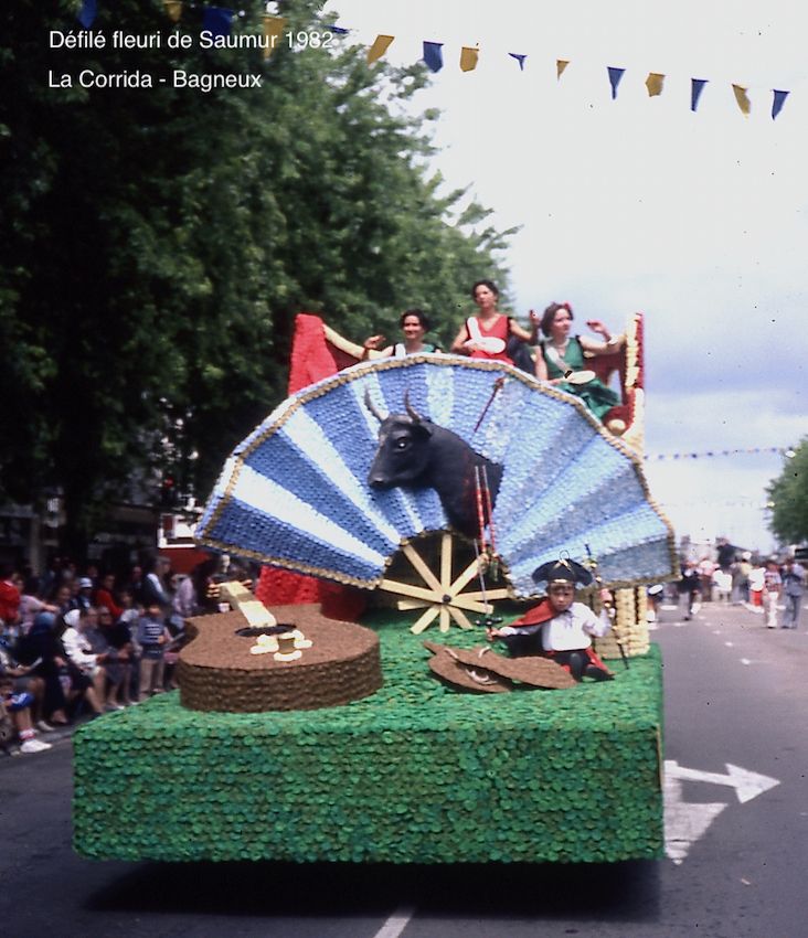 Défilé fleuri de Saumur 1982