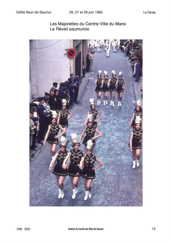 Saumur Mémoires de Fêtes - Défilé fleuri 1965.