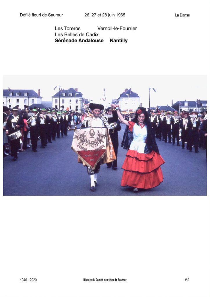 Saumur Mémoires de Fêtes - Défilé fleuri 1965.