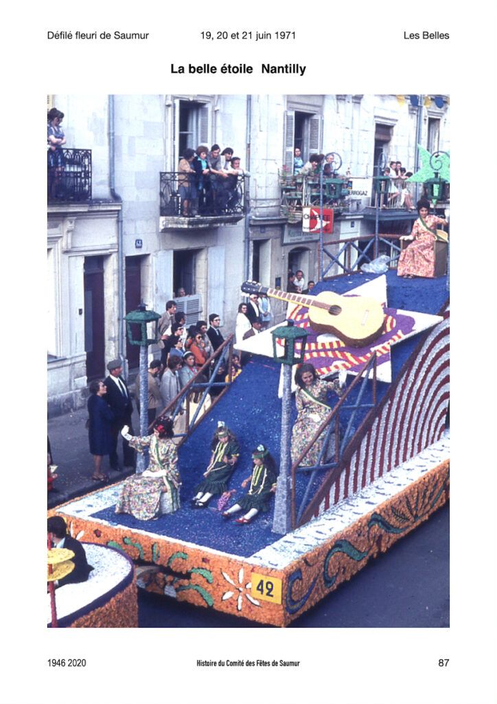 Saumur Mémoires de Fêtes - Défilé fleuri 1971