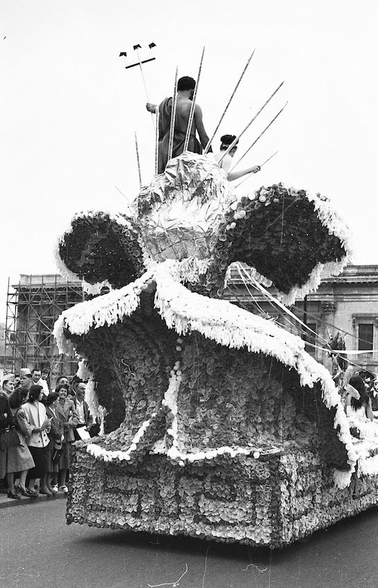 Saumur Mémoires de Fêtes - 1954