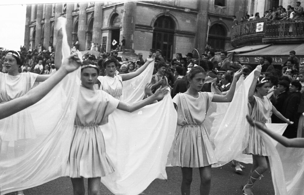 Saumur Mémoires de Fêtes - 1954