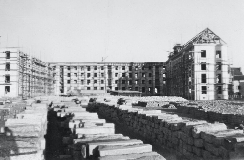 La Reconstruction de Saumur après la Seconde Guerre mondiale.