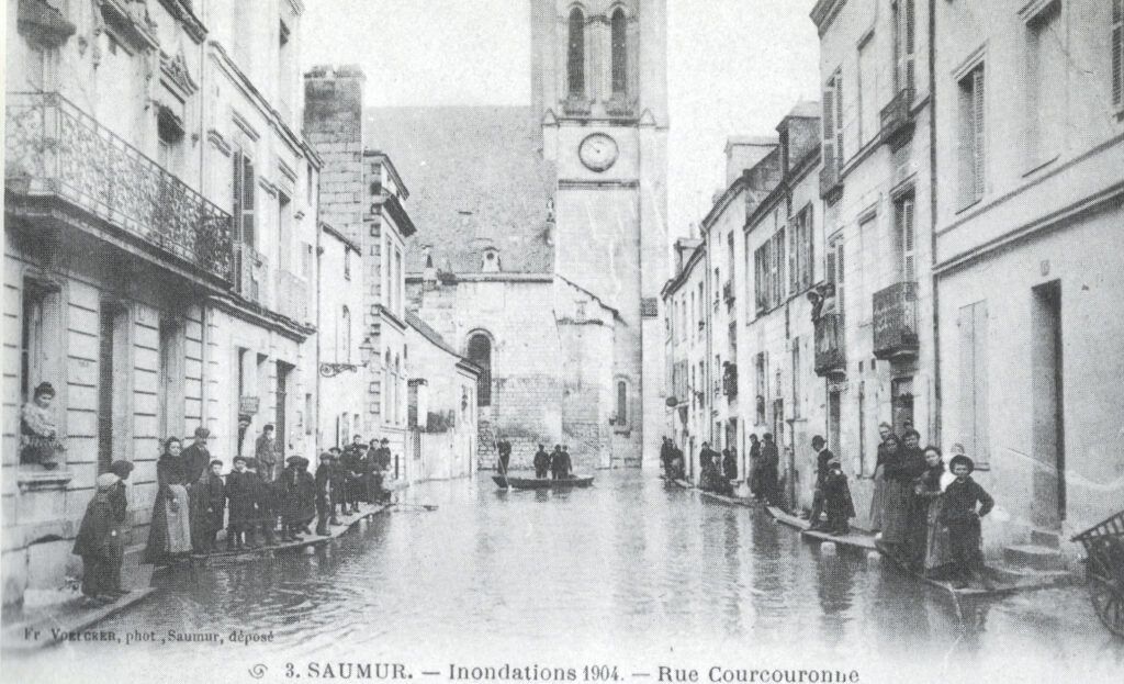 Saumur Hier en cartes postales