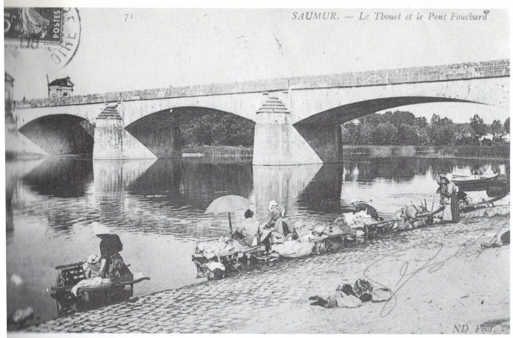 Saumur Hier en cartes postales.